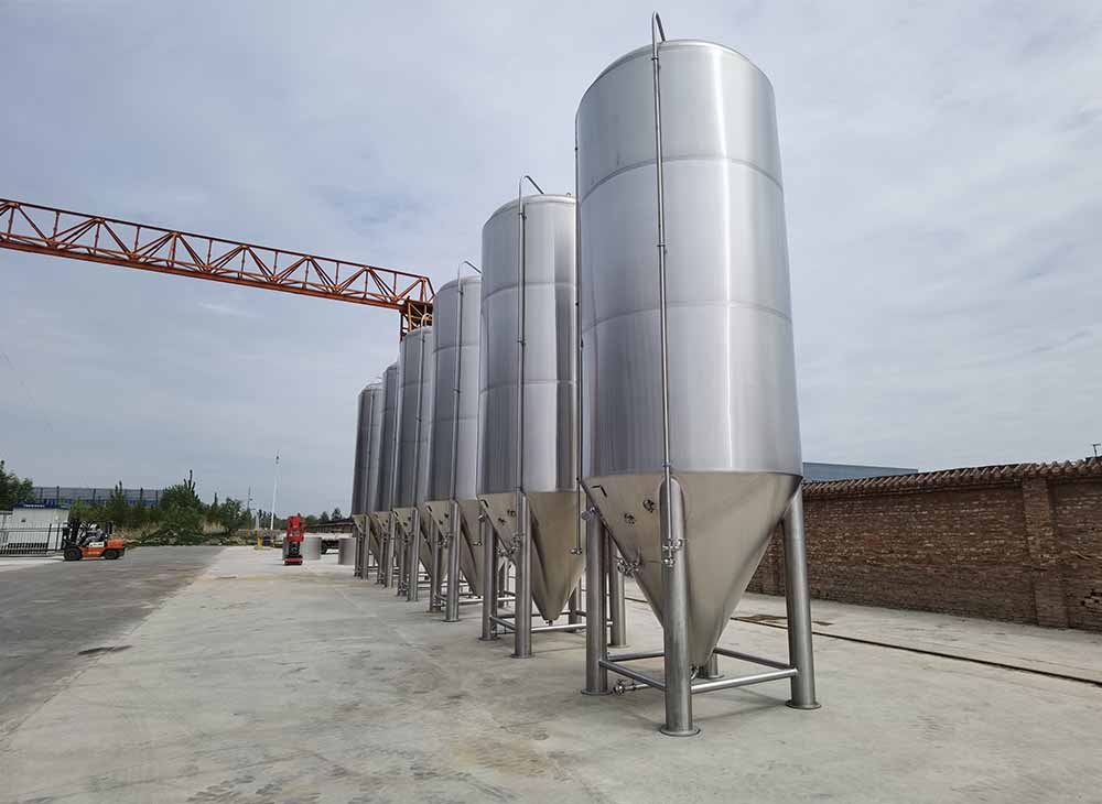 <b>Canada customer’s 120HL and 60HL Fermentation tanks and Brite beer tanks get ready in Tiantai</b>
